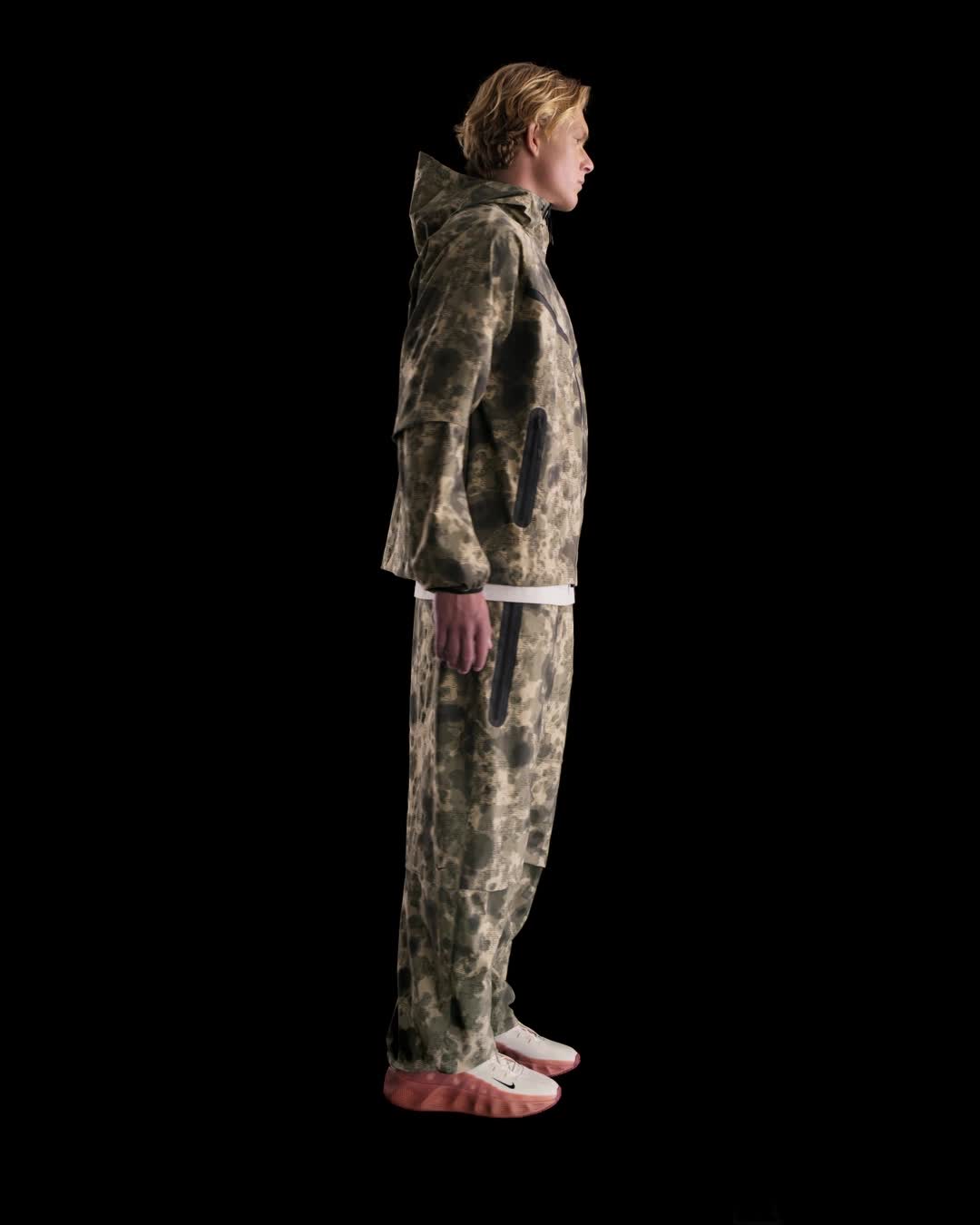 【NIKE】★パンツ★ Men's Dri-FIT Woven Camo Loose-Fit Pants Nike Tech Men's Dri-FIT Woven Camo Loose-Fit Pants. Nike.com